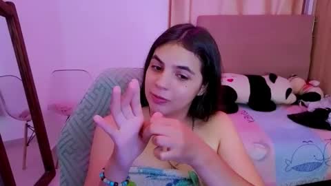 Snapshot of elenna_hotx chatting on 04.23.26 agnes online show from 04.23.26