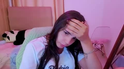 Snapshot of elenna_hotx chatting on 04.28.26 agnes online show from 04.28.26