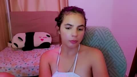 Snapshot of elenna_hotx chatting on 05.12.26 agnes online show from 05.12.26