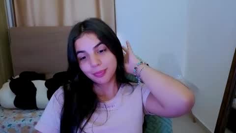 Snapshot of elenna_hotx chatting on 05.14.26 agnes online show from 05.14.26