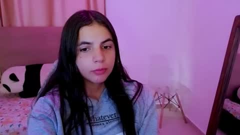 Snapshot of elenna_hotx chatting on 05.17.26 agnes online show from 05.17.26
