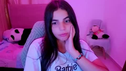 Snapshot of elenna_hotx chatting on 05.28.26 agnes online show from 05.28.26