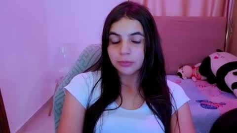 Snapshot of elenna_hotx chatting on 06.20.26 agnes online show from 06.20.26