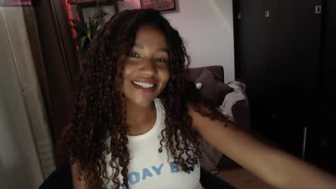 Snapshot of elenna_snow chatting on 04.24.26 Elenna online show from 04.24.26