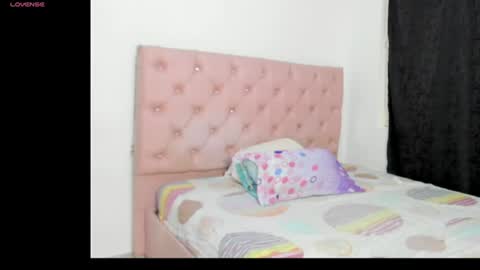 Snapshot of elettra_parisi19 chatting on 06.22.26 elettra_parisi19 online show from 06.22.26