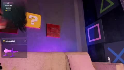 Snapshot of elettra_roux chatting on 11.30.25 ELETTRA online show from 11.30.25