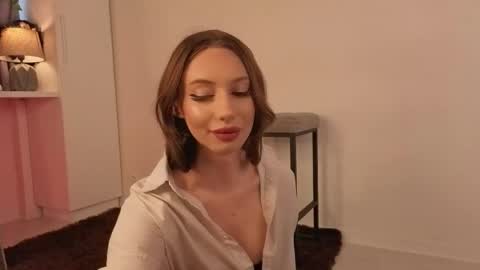 Elfie online show from 04.12.26