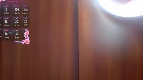 Snapshot of eli_gom_ chatting on 12.18.24 Eliza online show from 12.18.24