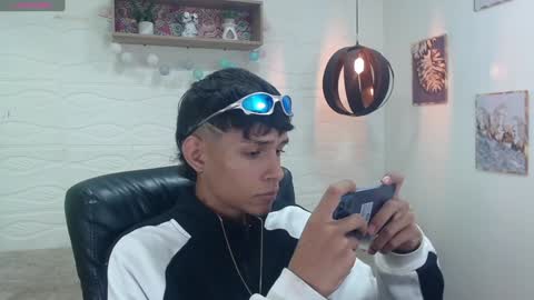 Snapshot of eliasblue chatting on 01.07.25 E L I A S online show from 01.07.25