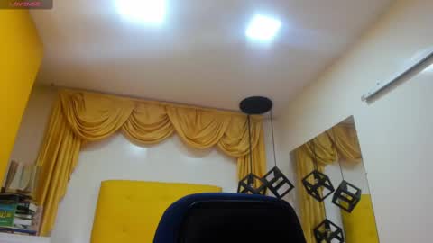 Snapshot of eliasblue chatting on 03.02.25 E L I A S online show from 03.02.25