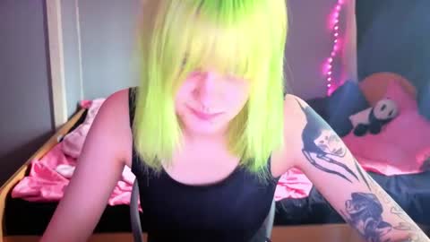 Snapshot of elieiza_xo chatting on 04.25.26 elieiza_xo online show from 04.25.26