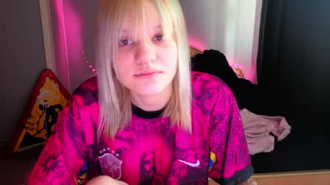 Snapshot of elieiza_xo chatting on 05.21.26 elieiza_xo online show from 05.21.26