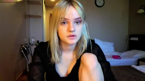 Snapshot of elieiza_xo chatting on 06.02.26 elieiza_xo online show from 06.02.26