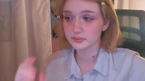 Snapshot of eliejay chatting on 02.08.26 Ellie online show from 02.08.26