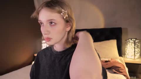 Snapshot of eliejay chatting on 02.19.26 Ellie online show from 02.19.26