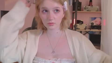 Snapshot of eliejay chatting on 02.21.26 Ellie online show from 02.21.26