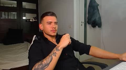 Snapshot of elijahthorne chatting on 01.08.26 ElijahThorne online show from 01.08.26