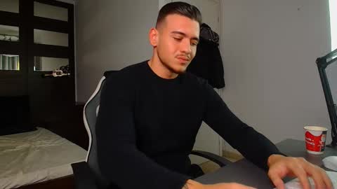 Snapshot of elijahthorne chatting on 01.10.26 ElijahThorne online show from 01.10.26