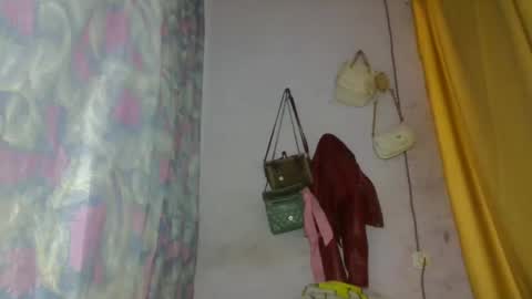 Snapshot of elina981 chatting on 04.25.26 elina981 online show from 04.25.26