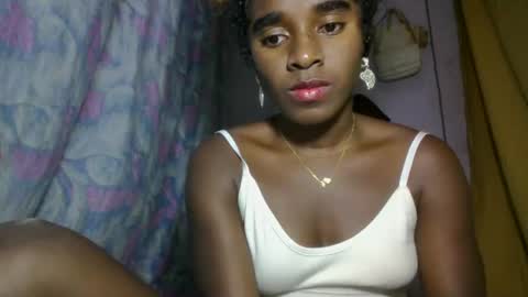 Snapshot of elina981 chatting on 04.30.26 elina981 online show from 04.30.26