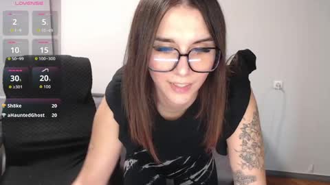 Snapshot of elina_posh chatting on 04.10.26 Liza online show from 04.10.26