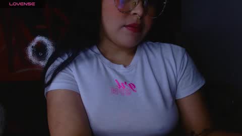 Snapshot of elinaax chatting on 05.31.26 Elina online show from 05.31.26
