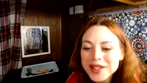 Snapshot of elinalaverins chatting on 06.25.26 Elina online show from 06.25.26