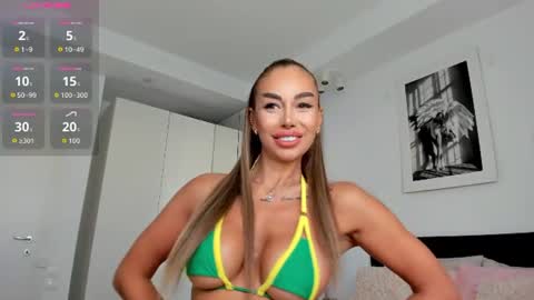Snapshot of elinamoon_ chatting on 07.23.26 Elina online show from 07.23.26