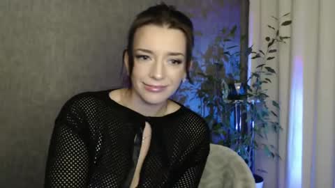 Elina online show from 12.17.24