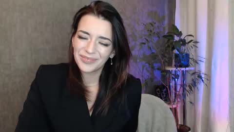 Elina online show from 10.06.25