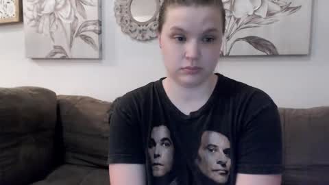 ElinaReign   online show from 02.10.26