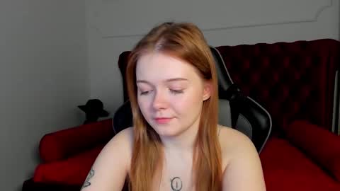 Snapshot of elinavale chatting on 03.08.26 elinavale online show from 03.08.26