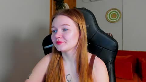 Snapshot of elinavale chatting on 03.22.26 elinavale online show from 03.22.26