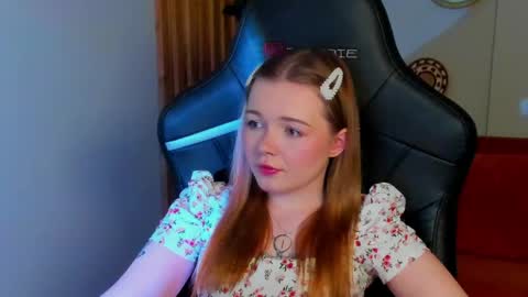 Snapshot of elinavale chatting on 05.05.26 elinavale online show from 05.05.26