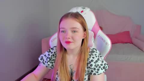 Snapshot of elinavale chatting on 05.10.26 elinavale online show from 05.10.26