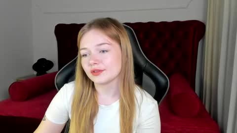 Snapshot of elinavale chatting on 05.11.26 elinavale online show from 05.11.26