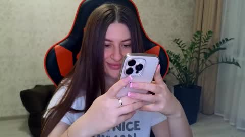 Elina online show from 11.15.25