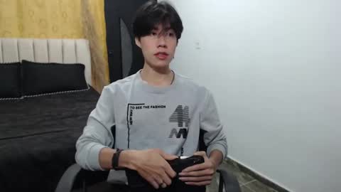 Snapshot of elio_collem chatting on 12.10.24 ELIO online show from 12.10.24