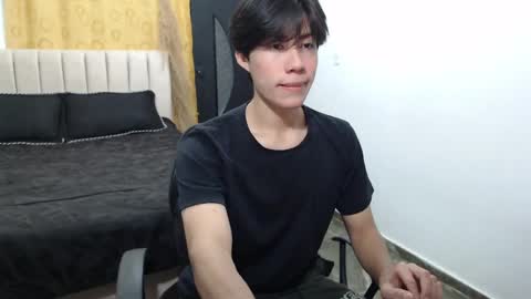 Snapshot of elio_collem chatting on 12.14.24 ELIO online show from 12.14.24