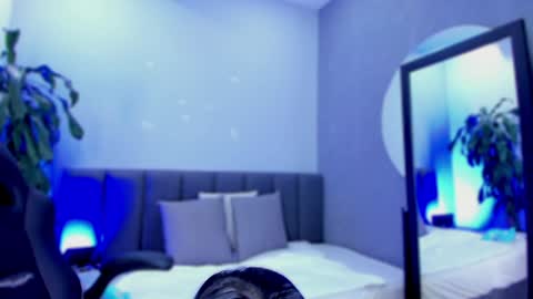 Elisa online show from 12.20.24