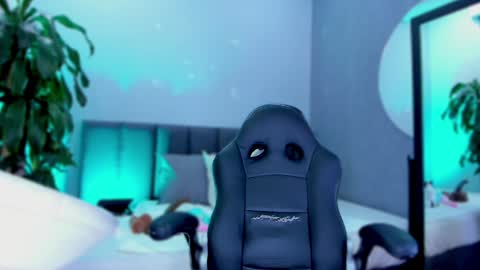 Elisa online show from 12.26.24