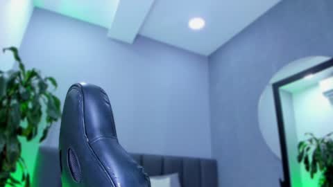 Elisa online show from 01.25.25