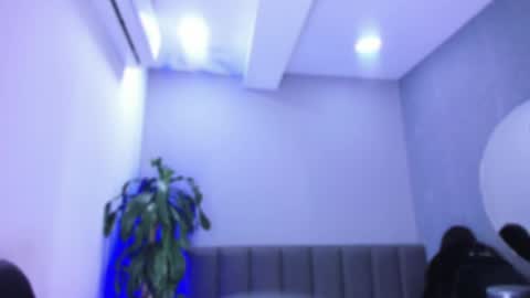 Elisa online show from 02.18.25