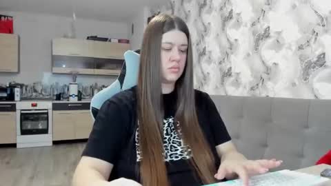 Aletta Oushen online show from 11.30.25