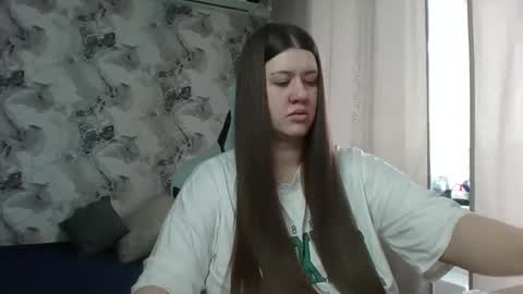 Snapshot of elisa_kollin chatting on 02.06.26 Aletta Oushen online show from 02.06.26