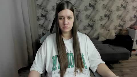 Snapshot of elisa_kollin chatting on 02.28.26 Aletta Oushen online show from 02.28.26