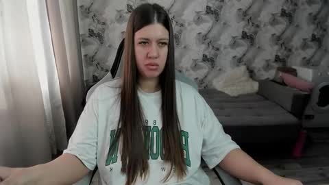 Snapshot of elisa_kollin chatting on 03.19.26 Aletta Oushen online show from 03.19.26