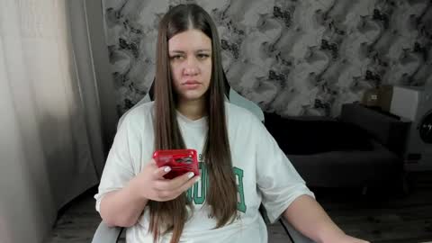Snapshot of elisa_kollin chatting on 04.16.26 Aletta Oushen online show from 04.16.26