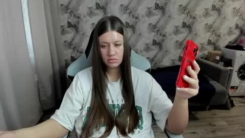 Snapshot of elisa_kollin chatting on 04.23.26 Aletta Oushen online show from 04.23.26