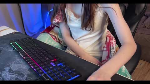 Snapshot of elisa_north chatting on 01.26.25 Elisa North online show from 01.26.25